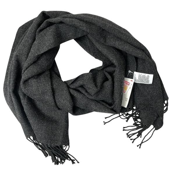 Uniqlo Heattech Scarf Gray Fringe Wool Acrylic Knit Classic Outdoors 19.5x76 - Picture 1 of 7